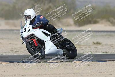 media/Nov-01-2025-CVMA (Sat) [[fc0f7531b8]]/Race 7-Formula Twins-Formula 40 UL/